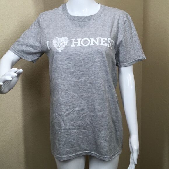The Honest Company Graphic Top (A7) - Picture 1 of 5